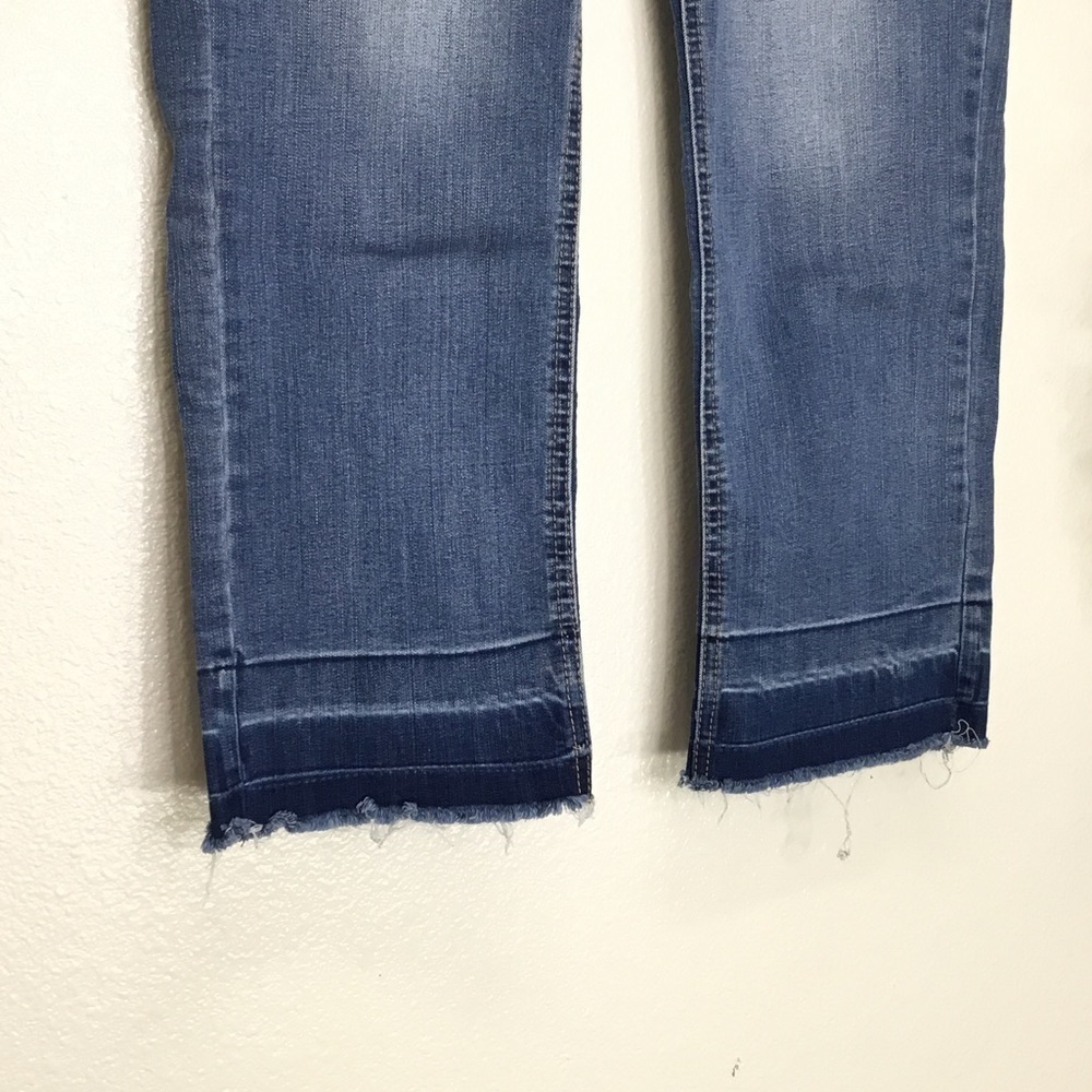 Kensie Ankle Jeans With Frayed Cuffs - Picture 3 of 6